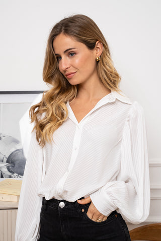 Wide sleeves white blouse