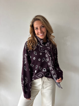 Burgundy patterned scarf knit