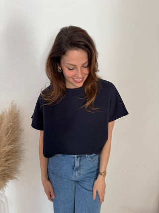 Super soft simple navy t-shirt
