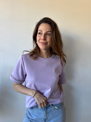 Flower details lila t-shirt