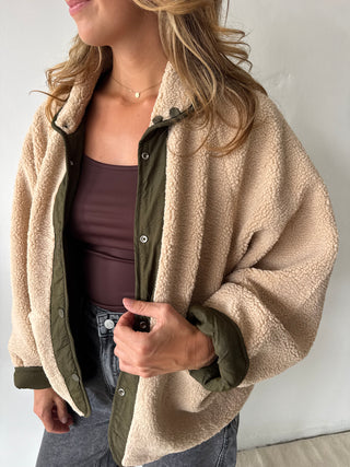 Kaki detail beige reversible jacket