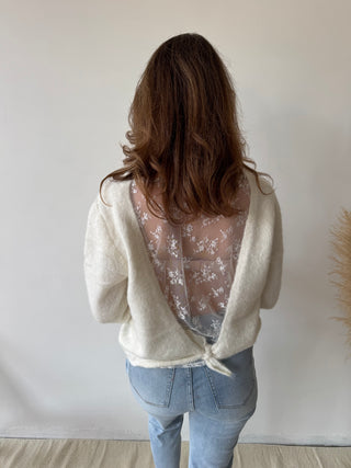 Open back details beige knit