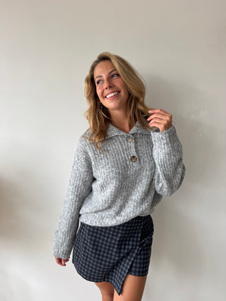 Collar soft grey knit