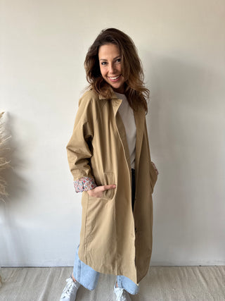 Flower details beige trench coat