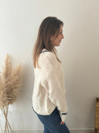 Blue details beige button knit