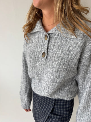 Collar soft grey knit