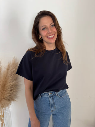 Super soft simple navy t-shirt