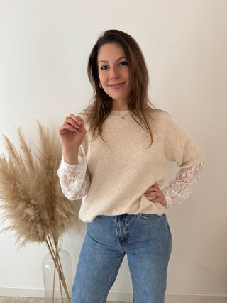 Lace sleeves beige knit