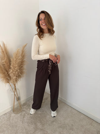 Leopard belt brown pants