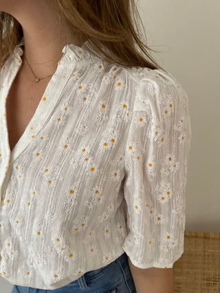 White daisies sleeves top