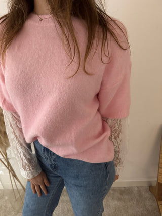 Lace sleeves pink knit