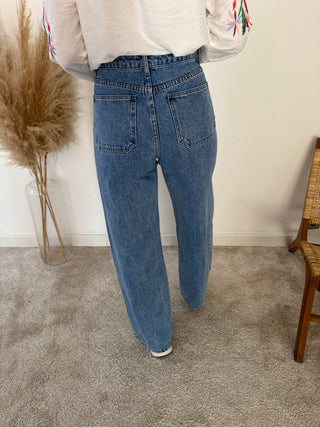 Perfect straight jeans