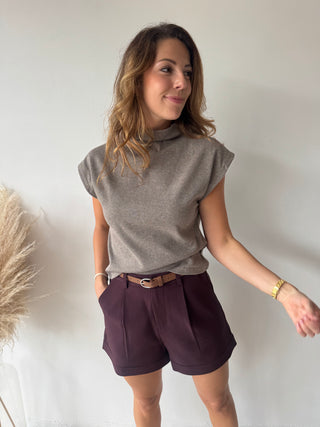 Burgundy belt short