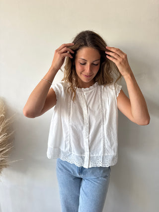 Pretty details white top
