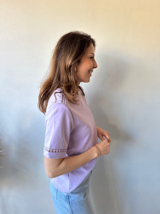 Flower details lila t-shirt