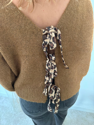 Leopard bows caramel knit