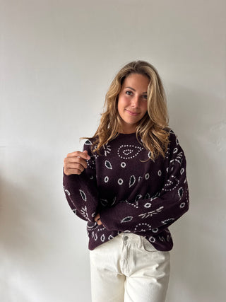 Burgundy patterned scarf knit