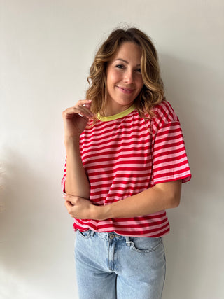 Yellow detail fuchsia t-shirt