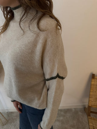 Kaki details beige turtleneck knit