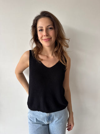 Knot back black top