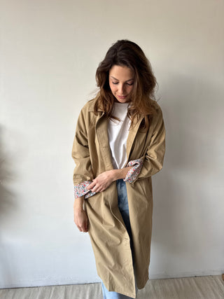 Flower details beige trench coat