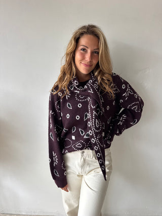 Burgundy patterned scarf knit