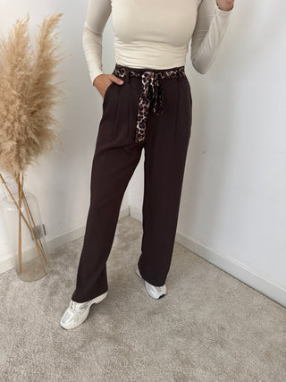 Leopard belt brown pants