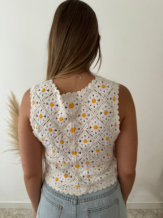 White daisies crochet top