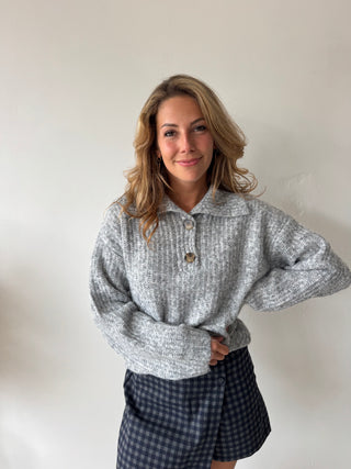 Collar soft grey knit