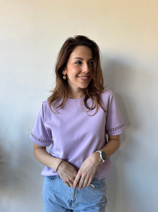 Flower details lila t-shirt
