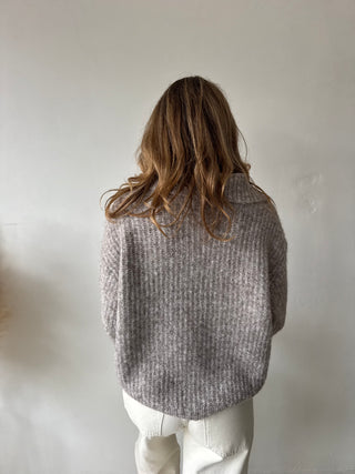 Collar soft taupe knit