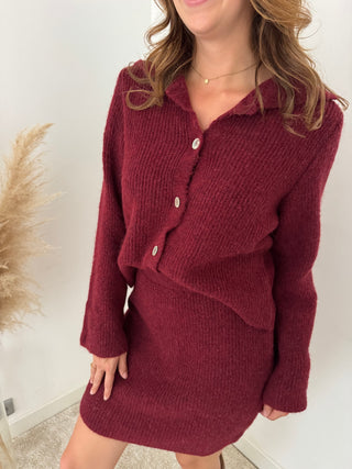 Soft burgundy button set