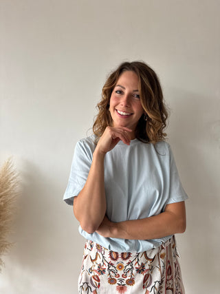 Blue elastic top