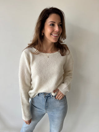 Open back details beige knit