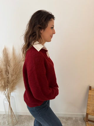 White collar burgundy knit