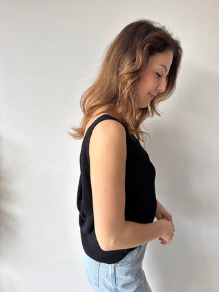 Knot back black top