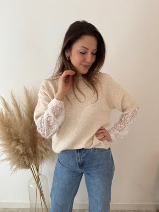 Lace sleeves beige knit