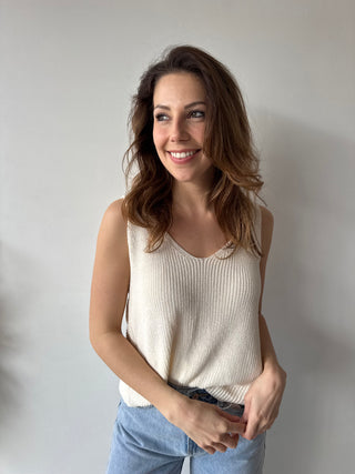 Knot back white top