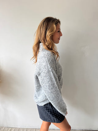 Collar soft grey knit