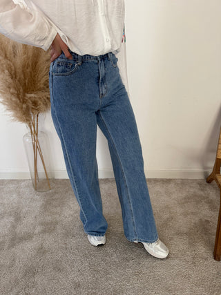 Perfect straight jeans