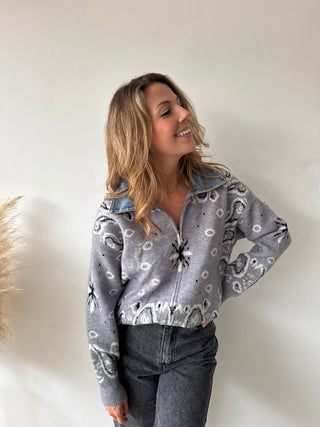 Denim collar grey knit