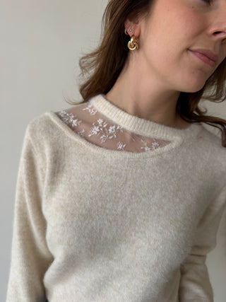 Flowers details beige knit