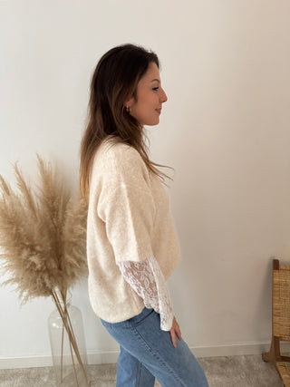 Lace sleeves beige knit