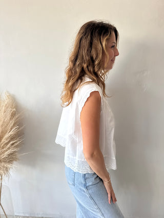 Pretty details white top