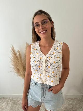 White daisies crochet top