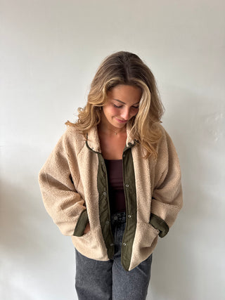 Kaki detail beige reversible jacket