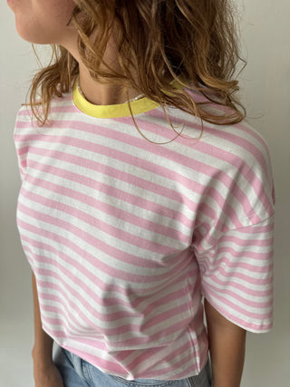 Yellow detail pink t-shirt