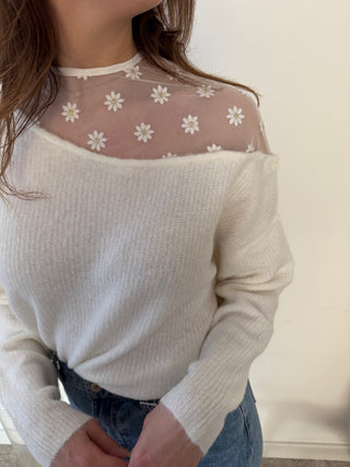 White daisies knit