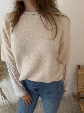 Lace sleeves beige knit