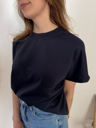 Super soft simple navy t-shirt